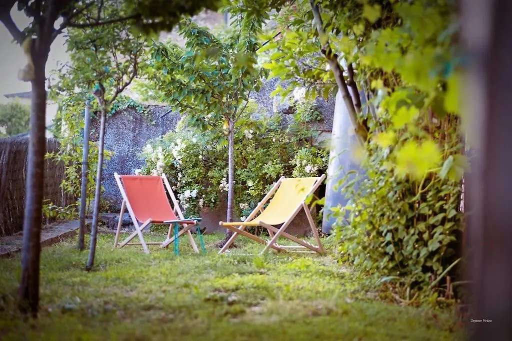 Holiday home Superbe Maison De Maitre Avec Terrasse Et Jardin Castelnau-de-Montmiral
